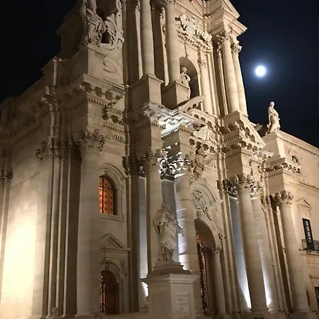Il Tempio Di Athena - Cultura E Relax A Siracusa 3*